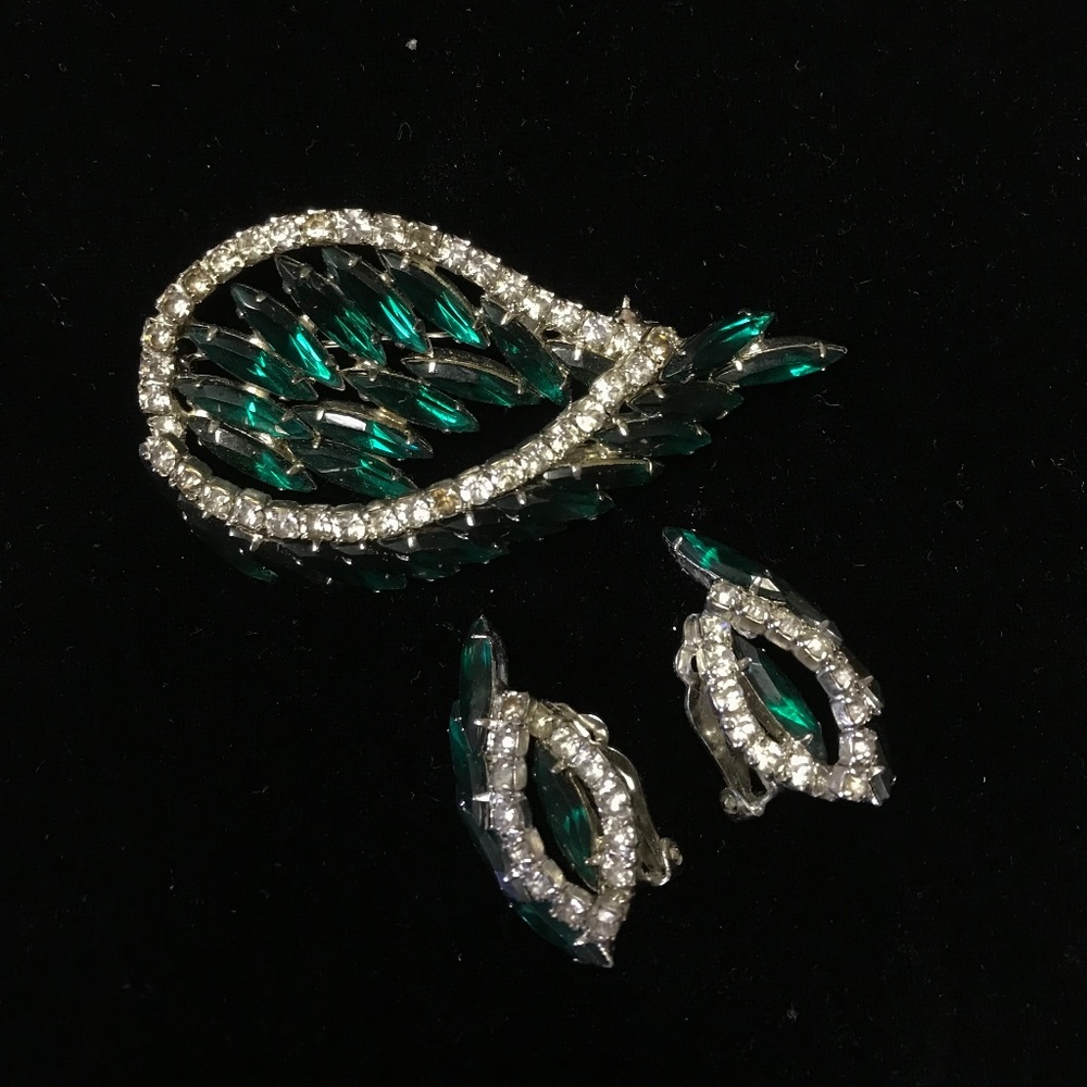 Emerald Green Rhinestone Brooch & Earrings